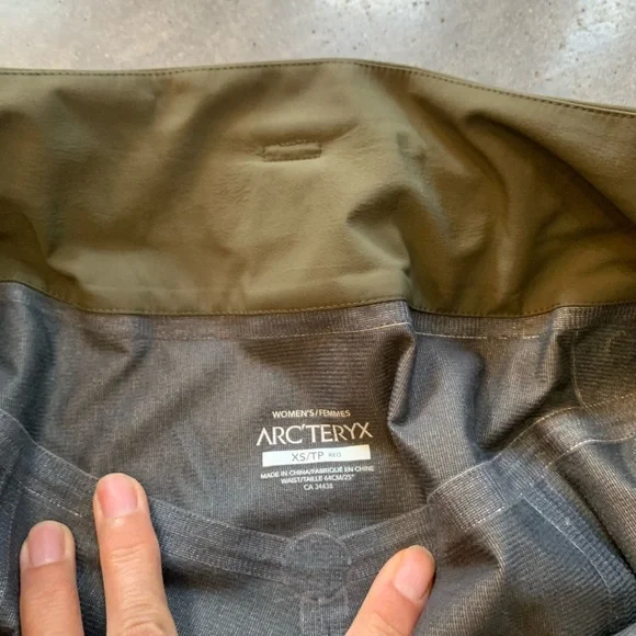 Arc'teryx Olive Green Women's Pants - Picture 6 of 7